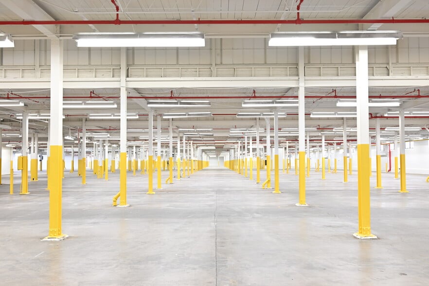 More Photos Of 200 28th St, McKeesport Warehouse For Lease