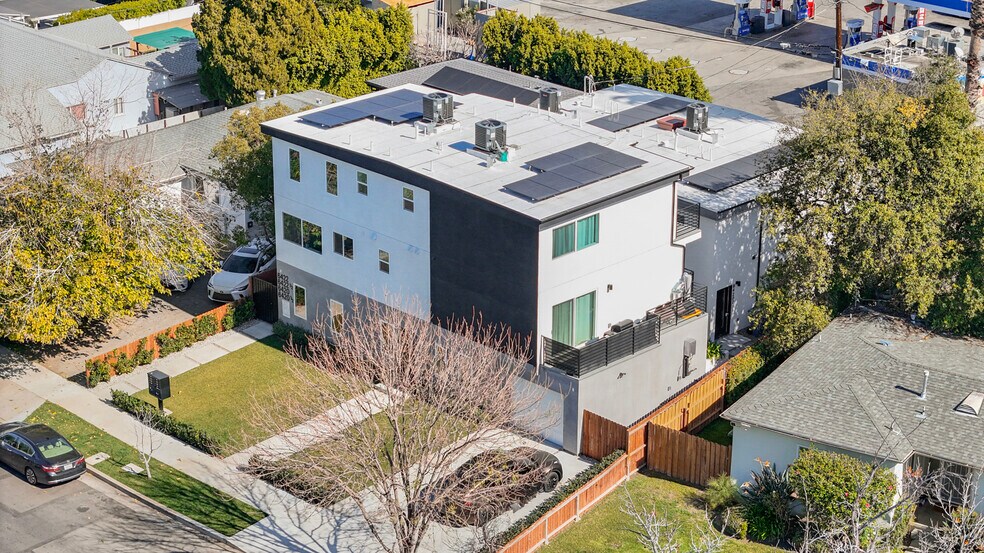 More Photos Of 6420 Hanna Ave, Woodland Hills Apartments For Sale