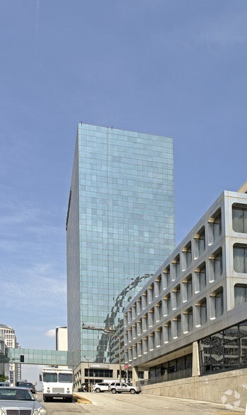 Primary Photo Of 10 S Broadway, Saint Louis Office For Lease