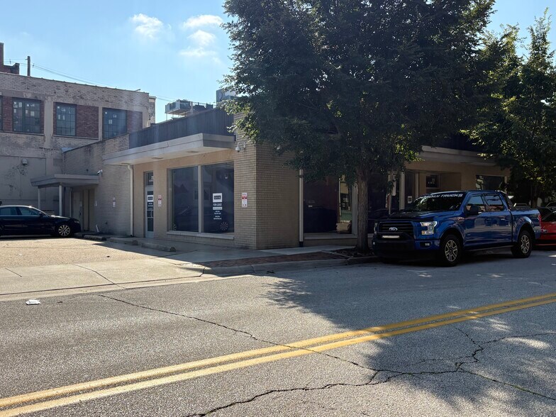 More Photos Of 213 N 5th St, Lafayette Industrial For Lease