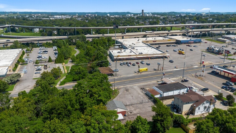 More Photos Of 5409 Charlotte Pike, Nashville Auto Dealership For Lease