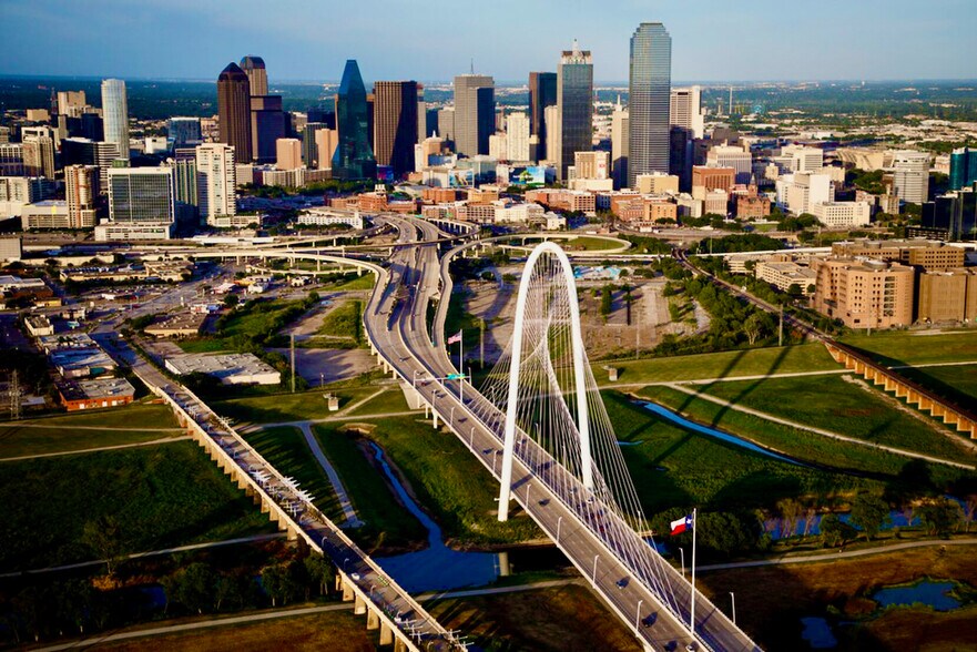 More Photos Of 2330 Langford St, Dallas Storefront For Sale