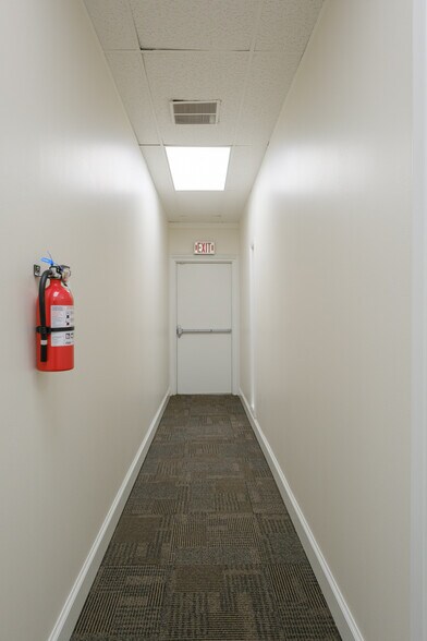 More Photos Of 110 Lincoln Ave, College Station Office For Sale