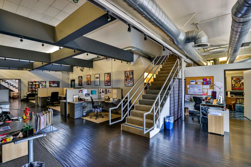 More Photos Of 4130 Cahuenga Blvd, Toluca Lake Office For Sale