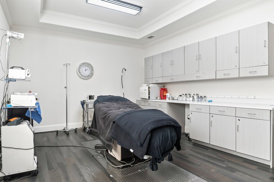 More Photos Of 4109 Gateway Ct, Colleyville Medical For Sale