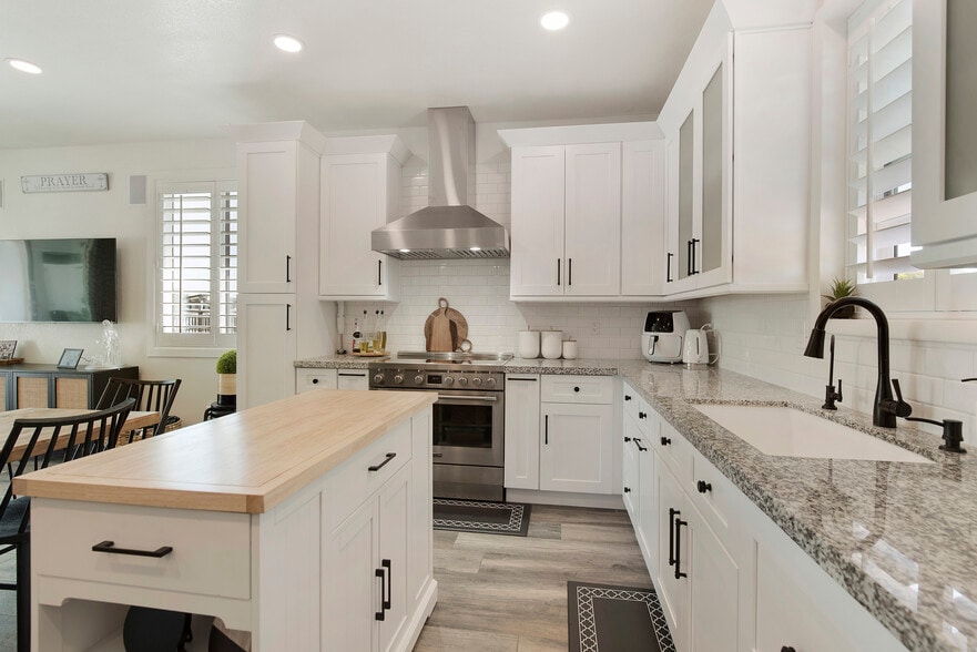 More Photos Of 8822 W Deer Valley Rd, Peoria Specialty For Sale