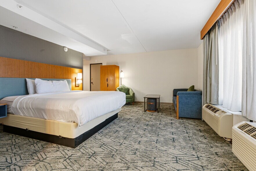 More Photos Of 5335 Broadmoor Cir NW, Canton Hotel For Sale