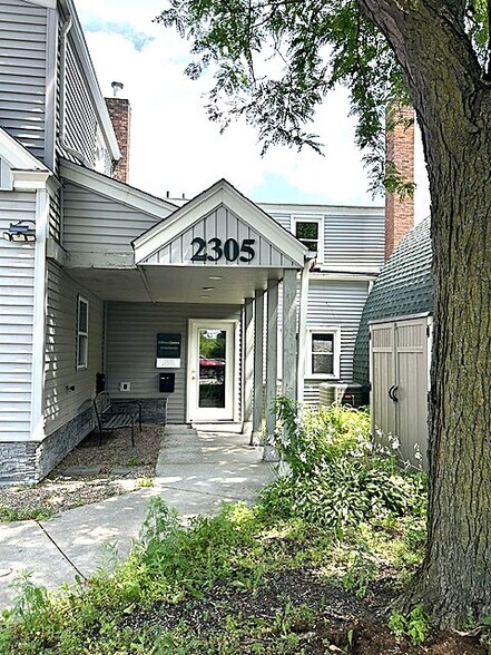 More Photos Of 2305 Commerce Blvd, Mound Office For Lease