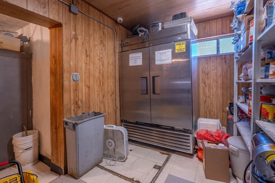More Photos Of 1118 Robinson Ave, Trinidad Restaurant For Sale