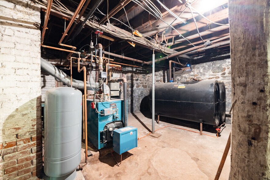 More Photos Of 59 Central Ave, Waterbury Office For Sale