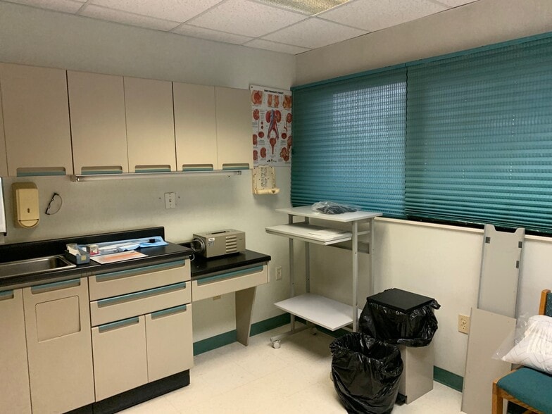 More Photos Of 725 Reservoir Ave, Cranston Medical For Sale