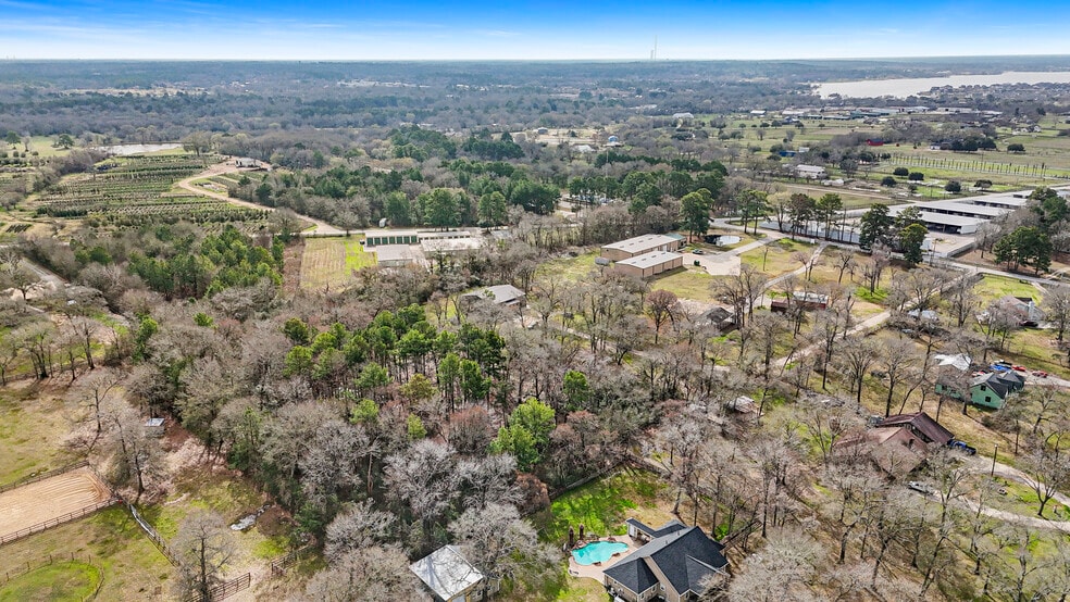 More Photos Of 12726 Moon Rd, Willis Loft Creative Space For Sale