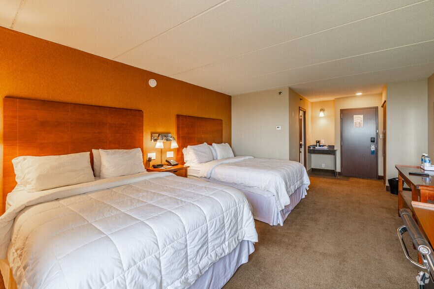 More Photos Of 10249 W Irving Park Rd, Schiller Park Hotel For Sale