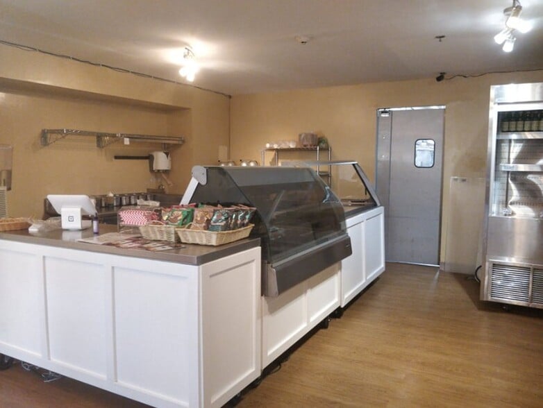 More Photos Of 803-807 Washington Blvd, Baltimore Storefront Retail Residential For Lease