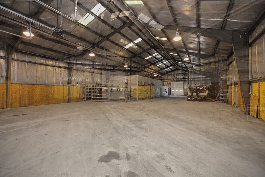 More Photos Of 1003 S 12th St, Marshalltown Industrial For Sale