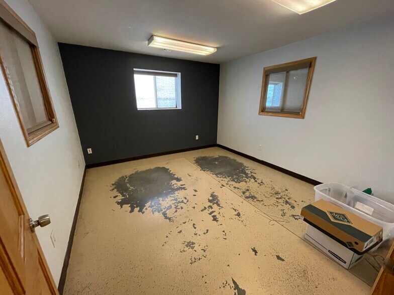More Photos Of 3532 Hwy 58, Fairview Warehouse For Sale
