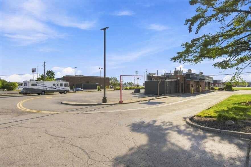 More Photos Of 11960 Lebanon Rd, Cincinnati Fast Food For Sale