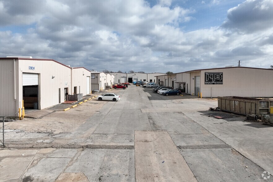 More Photos Of 12826 Hempstead Rd, Houston Unknown For Lease