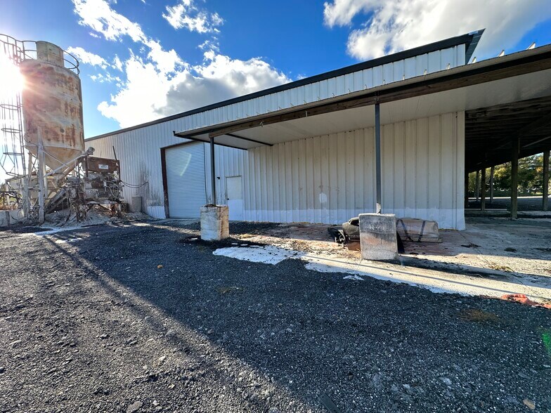 More Photos Of 18715 Colonial Dr, Orlando Warehouse For Lease