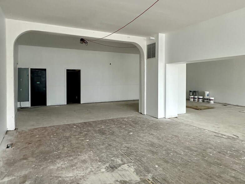 More Photos Of 505 E Shiawassee St, Lansing Storefront Retail Residential For Lease