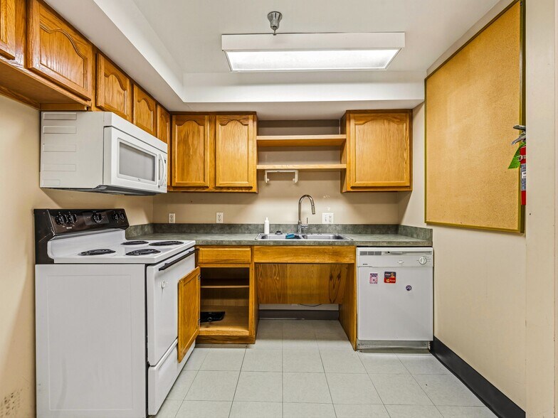 More Photos Of 64 Clingman Ave, Asheville Office For Sale