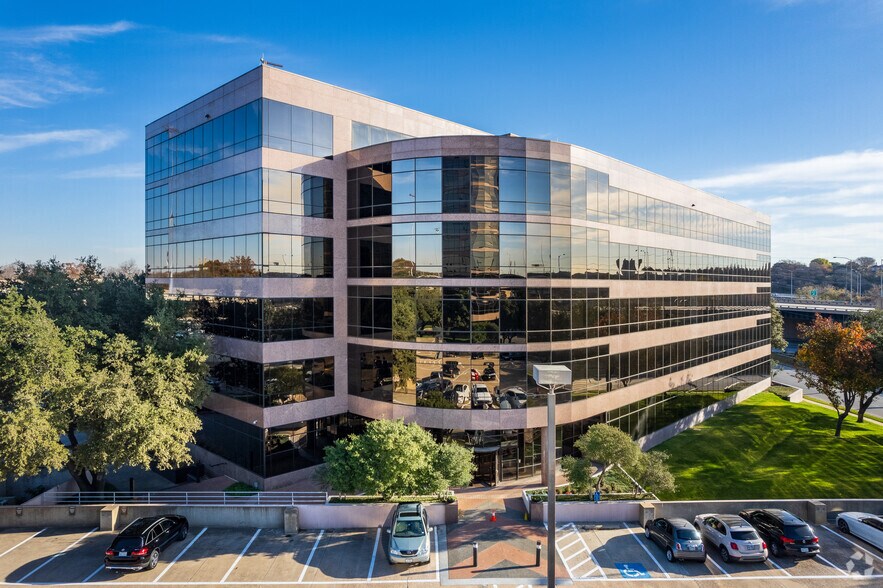 More Photos Of 1300 S University Dr, Fort Worth Office For Lease