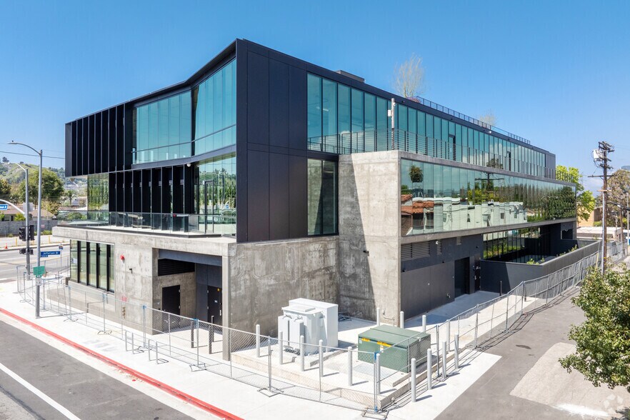 More Photos Of 5237 W Jefferson Blvd, Los Angeles Office For Sale