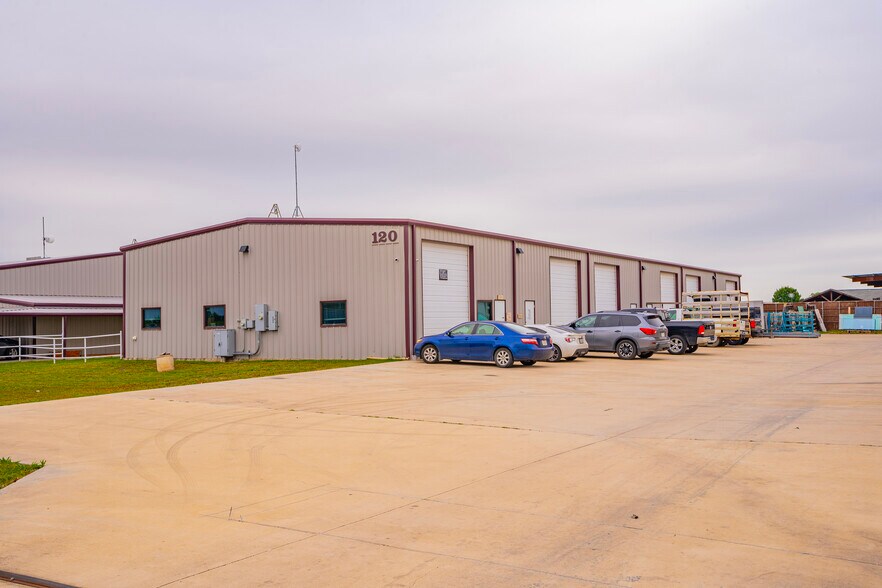 More Photos Of 113 METROTEX, Haslet Unknown For Lease