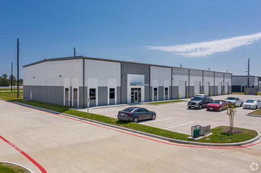 Primary Photo Of 13915 Service Center Dr, Tomball Warehouse For Sale