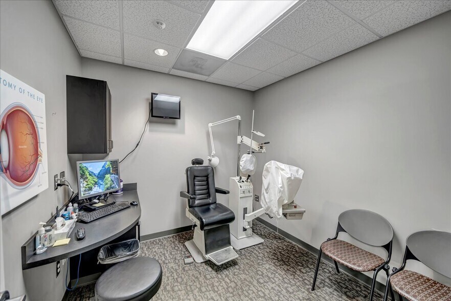 More Photos Of 3801 Northside Dr, Macon-Bibb Medical For Sale