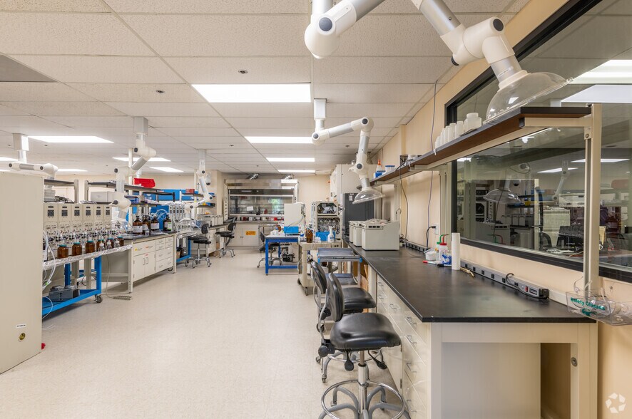 More Photos Of 700 Technology Park Dr, Billerica Unknown For Lease