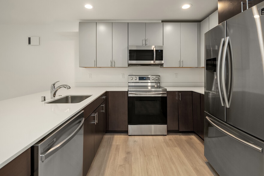 More Photos Of 9021 17th Ave SW, Seattle Apartments For Sale