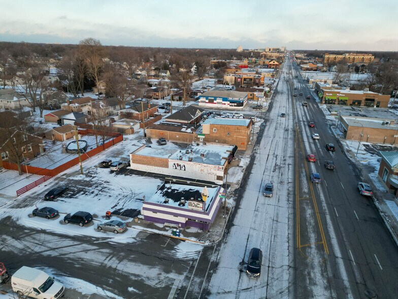 More Photos Of , Oak Lawn General Retail For Sale