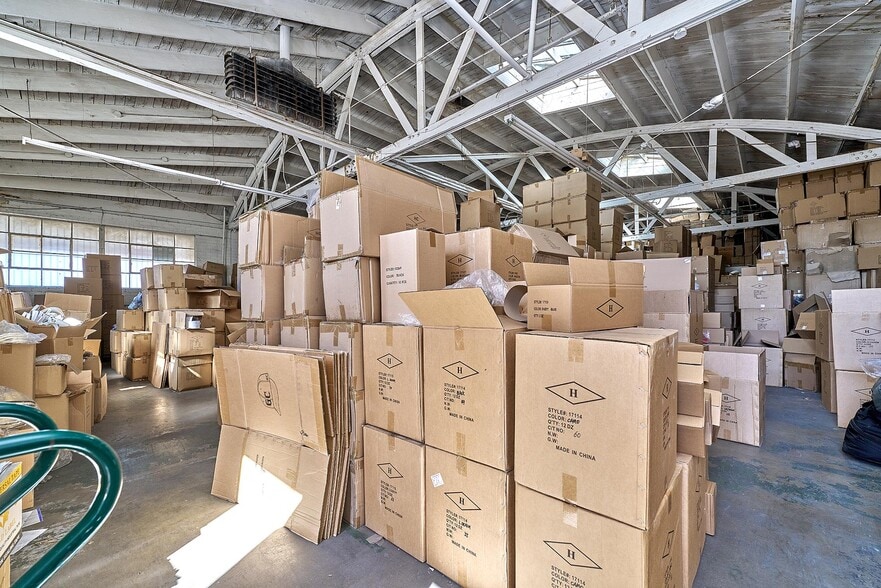 More Photos Of 2302 E 38th St, Vernon Manufacturing For Sale