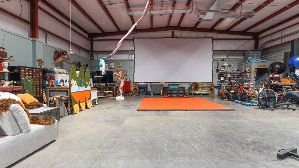 More Photos Of 17629 Cordova Pl, Panama City Beach Industrial For Sale