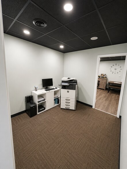 More Photos Of 305 Rue St Francois St, Florissant Office For Sale