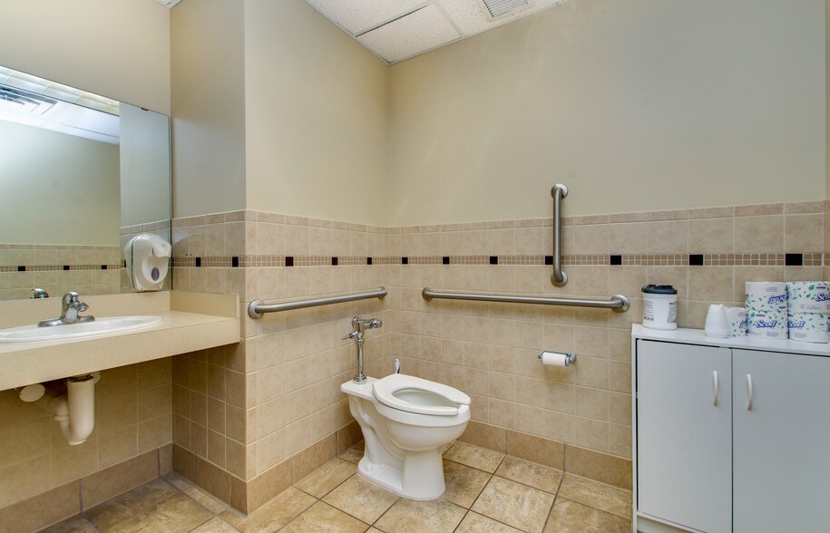 More Photos Of 7201-7245 University Ave NE, Fridley Medical For Lease