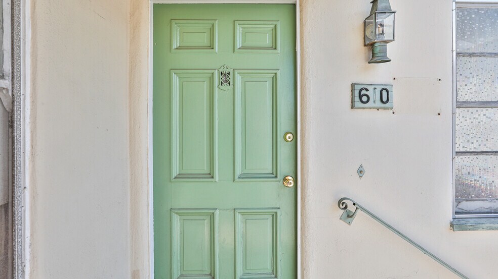 More Photos Of 610 N Spaulding Ave, Los Angeles Apartments For Sale