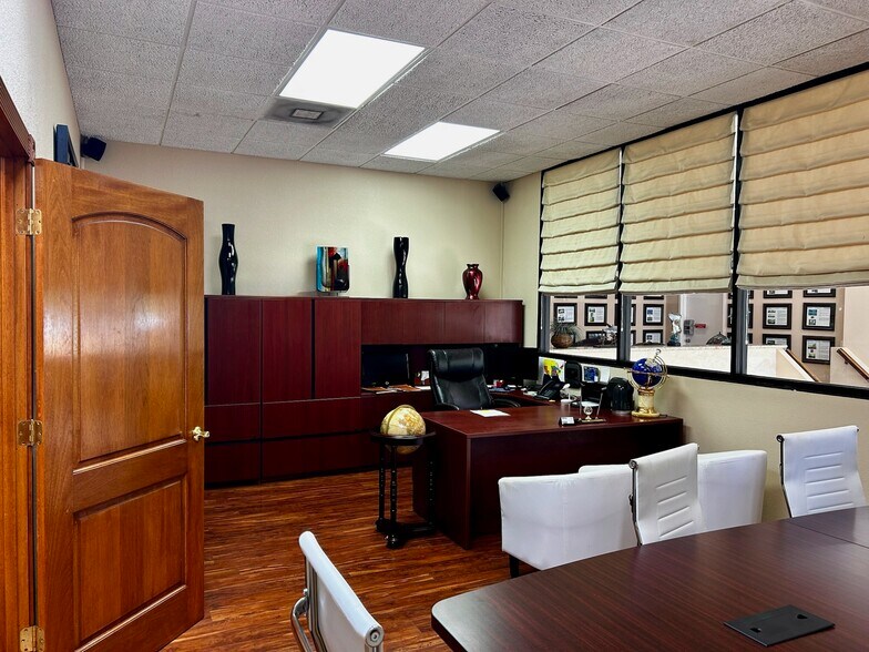 More Photos Of 8767 N 115th Ave, Largo Flex For Sale