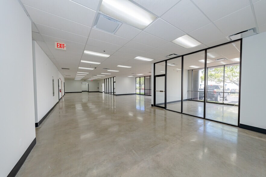 More Photos Of 5360 NW 35th Ave, Fort Lauderdale Warehouse For Lease