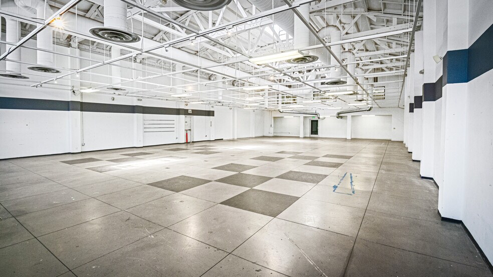 More Photos Of 236-242 Pine Ave, Long Beach Storefront Retail Office For Lease