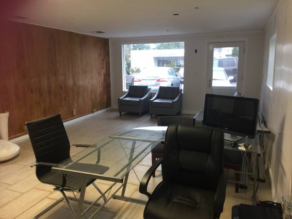 More Photos Of 10350 SW Canyon Rd, Beaverton Auto Dealership For Lease