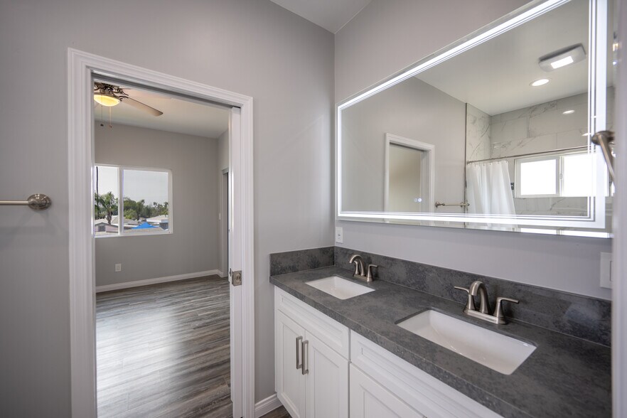 More Photos Of 2917-23 Preece St, San Diego Apartments For Sale