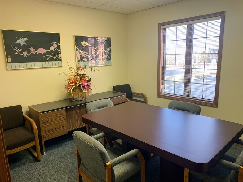More Photos Of 1440 Maple Ave, Lisle Office For Lease