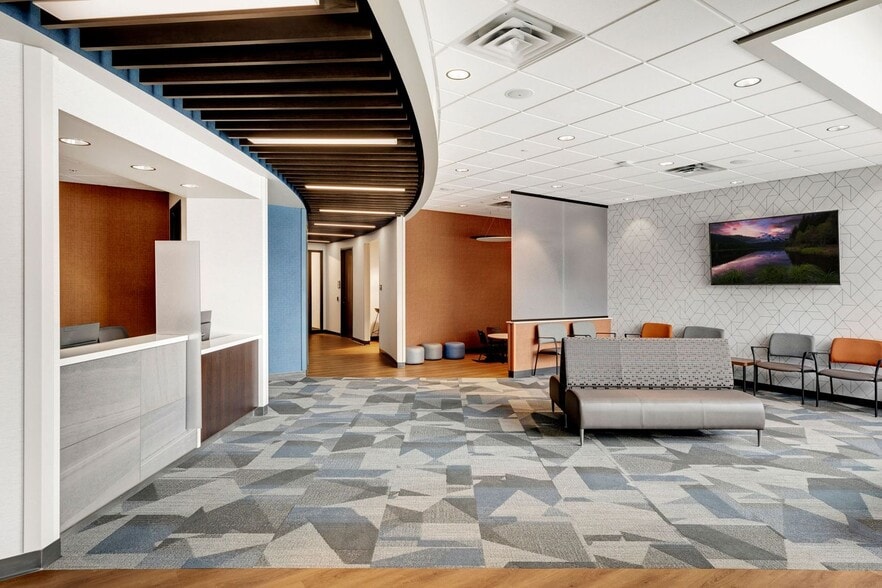 More Photos Of 15265 Carrousel Way, Rosemount Medical For Lease