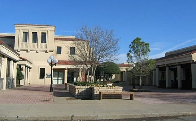 More Photos Of 2611 Plaza Pky, Wichita Falls Unknown For Lease