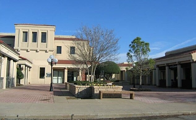 More Photos Of 2611 Plaza Pky, Wichita Falls Unknown For Lease