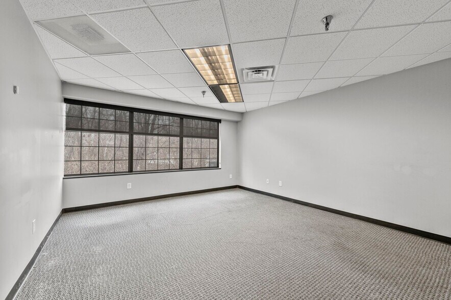 More Photos Of 3730 S Elizabeth St, Independence Medical For Lease