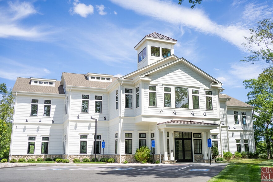 More Photos Of 215 Elm St, Old Saybrook Unknown For Lease