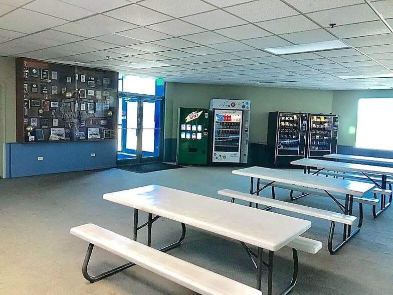 More Photos Of 10850 W Laraway Rd, Frankfort General Retail For Lease